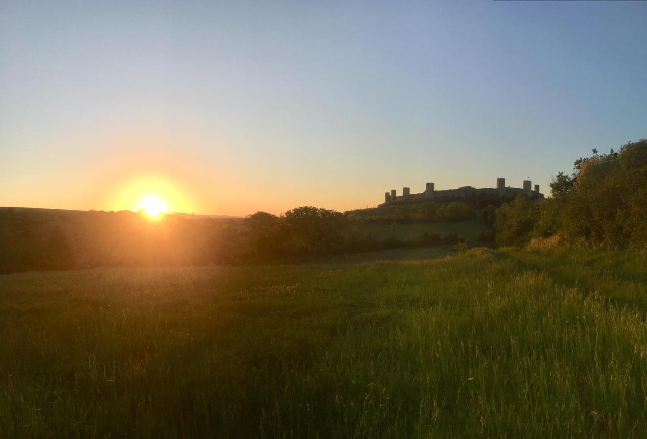 Monteriggioni Castello Exterior foto