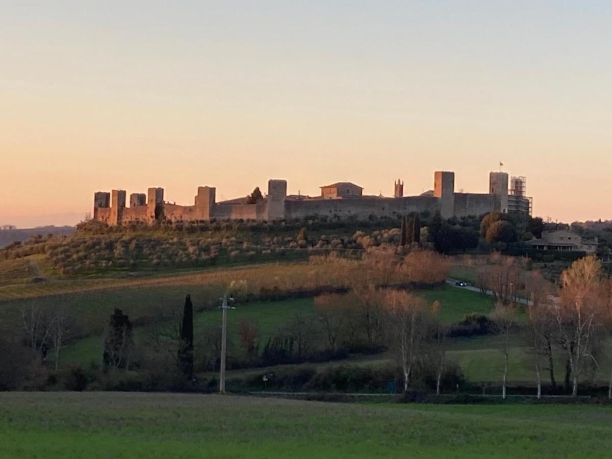 Monteriggioni Castello Exterior foto