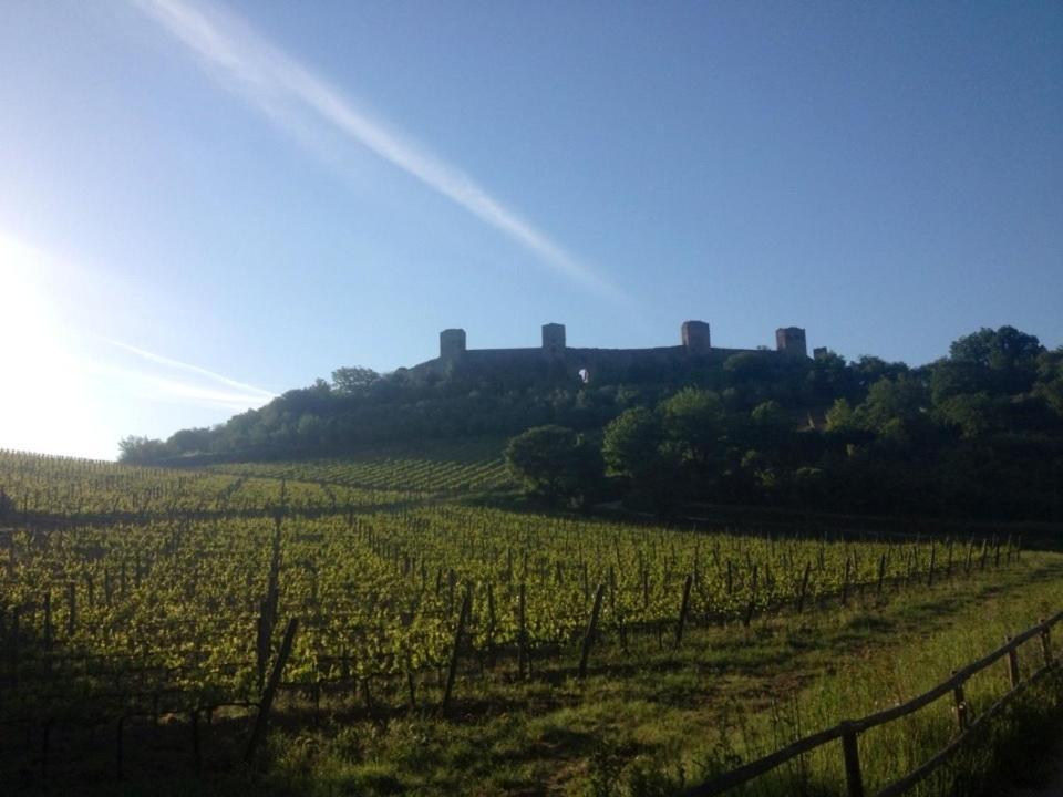 Monteriggioni Castello Exterior foto