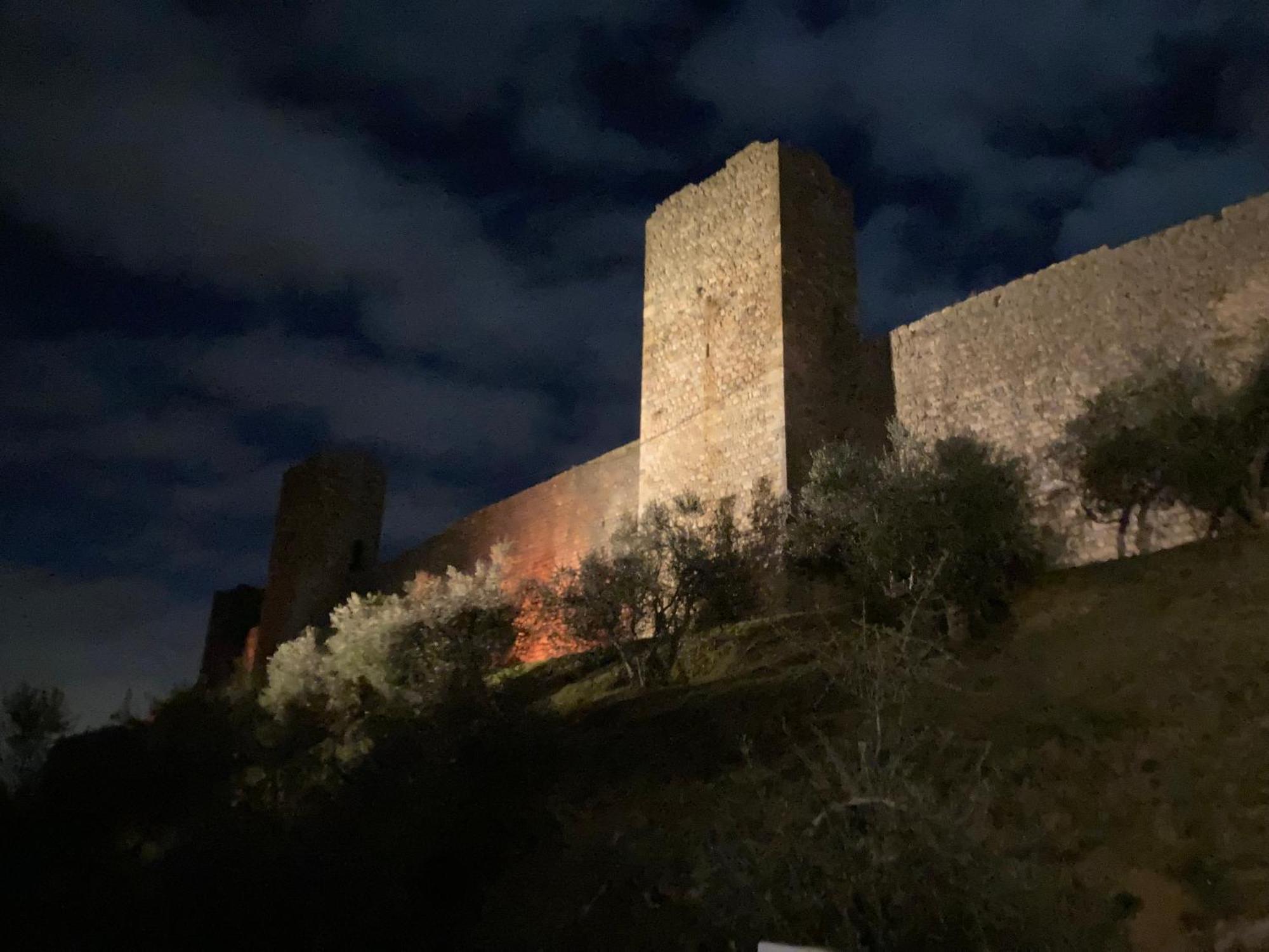 Monteriggioni Castello Exterior foto