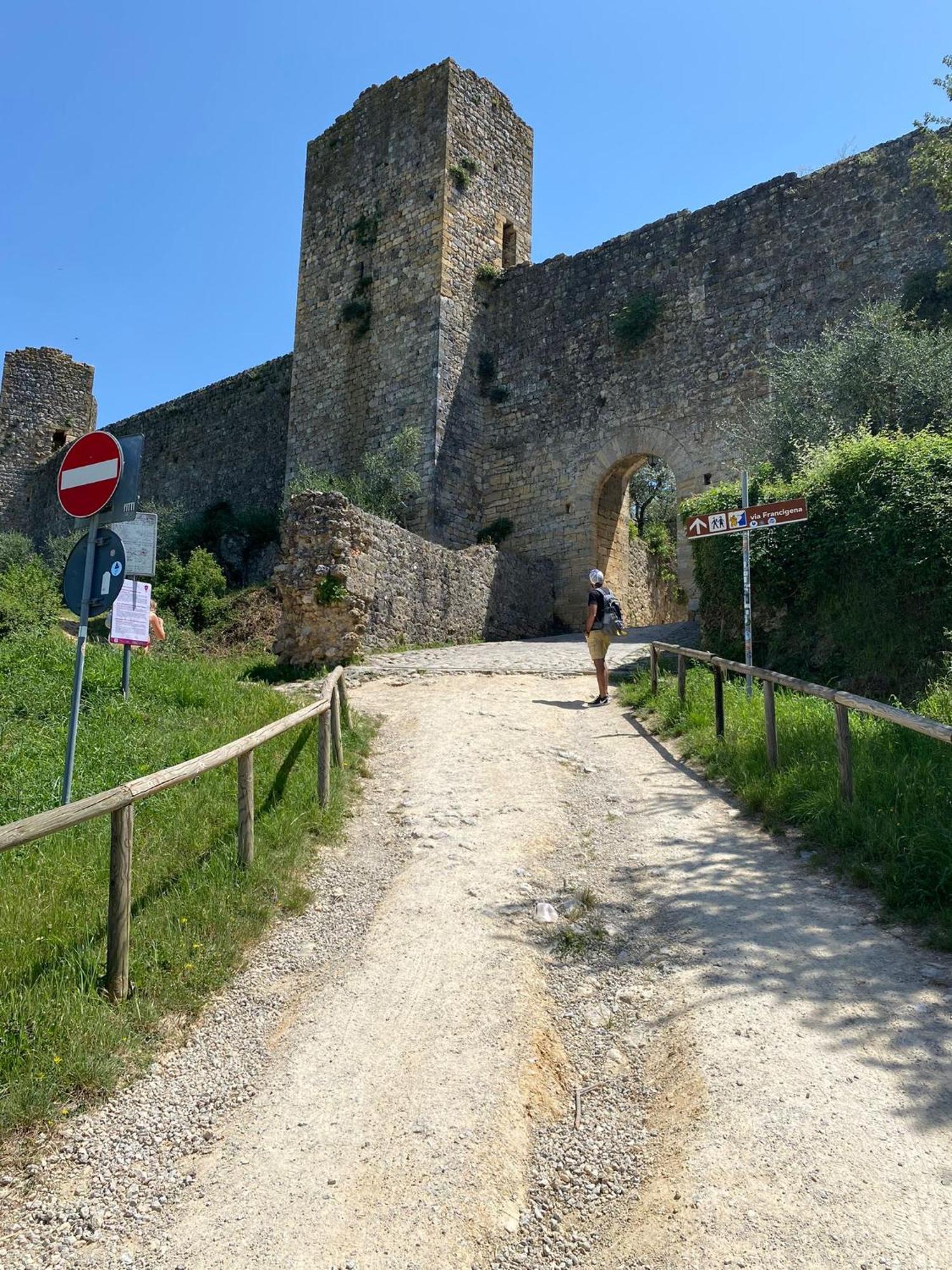 Monteriggioni Castello Exterior foto