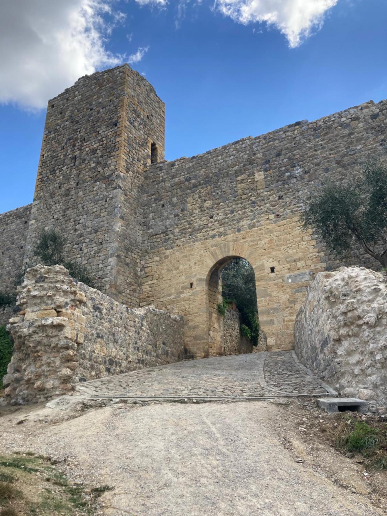 Monteriggioni Castello Exterior foto
