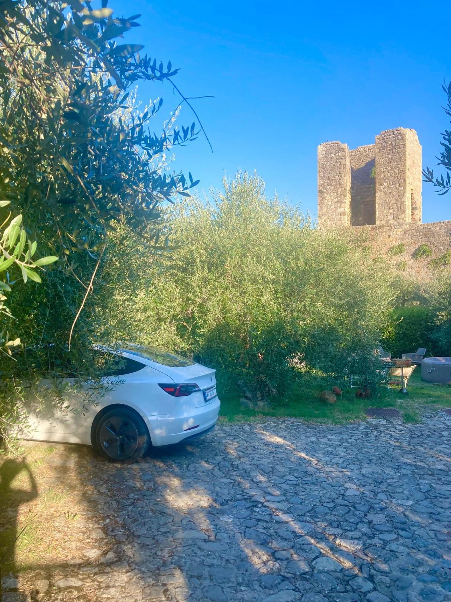 Monteriggioni Castello Exterior foto