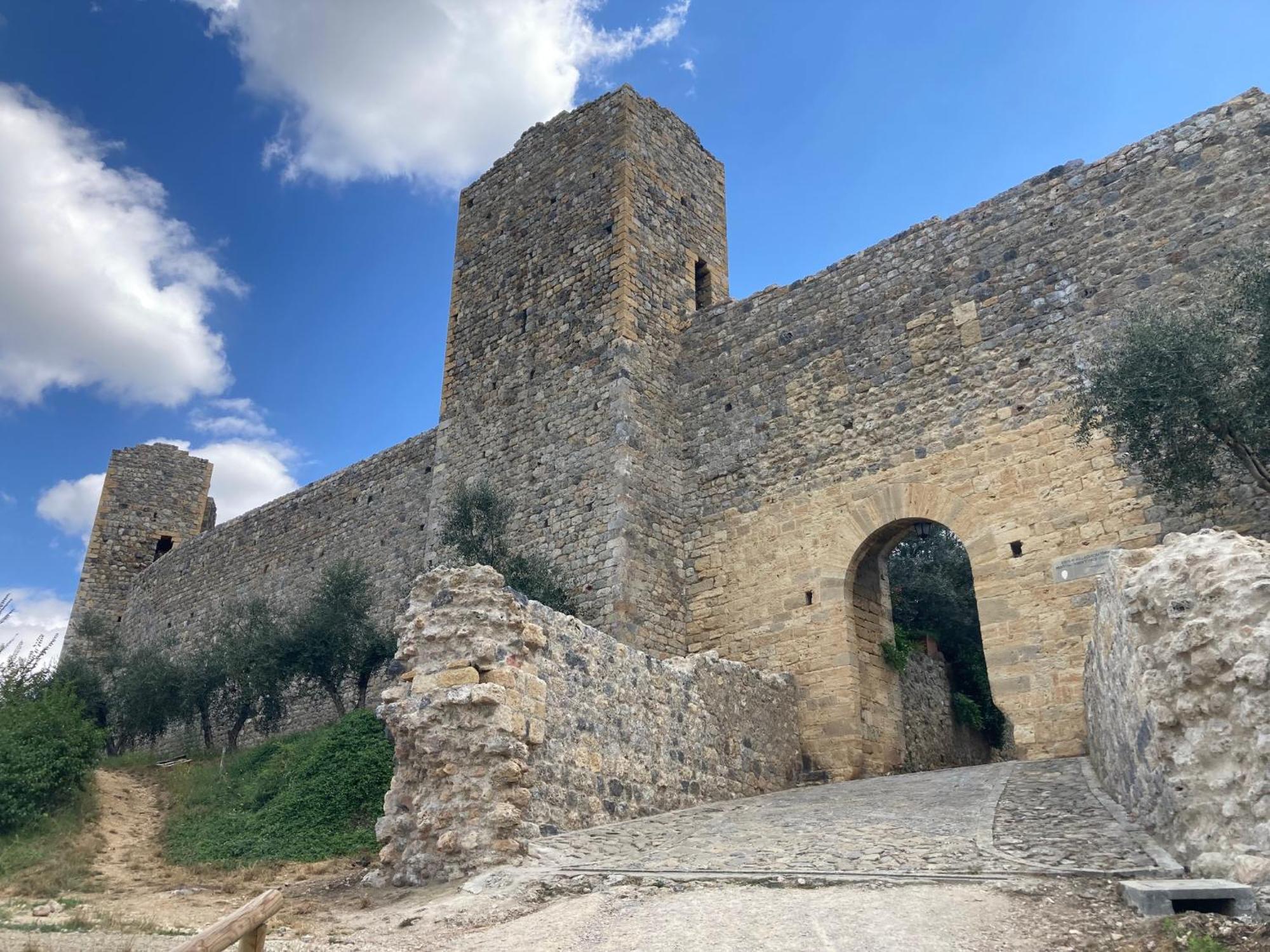 Monteriggioni Castello Exterior foto